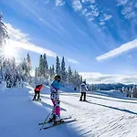 Silver Hills & With Free Parking 3* Smolyan