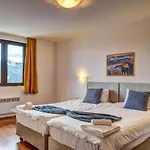 Silver Hills & With Free Parking Smolyan