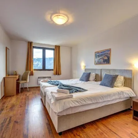 Silver Hills & With Free Parking Smolyan