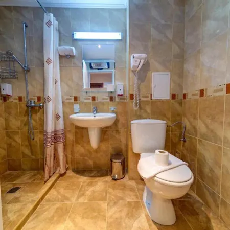 Хотел Silver Hills & With Free Parking Смолян