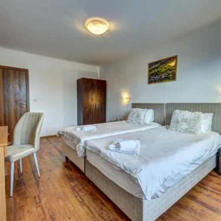 Silver Hills & With Free Parking Hotel