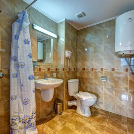 Хотел Silver Hills & With Free Parking