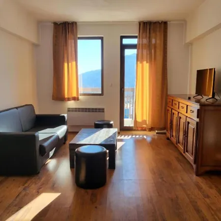 Silver Hills & With Free Parking 3*
