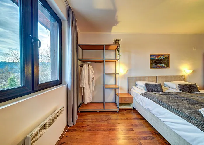 Szálloda Silver Hills & With Free Parking Szmoljan