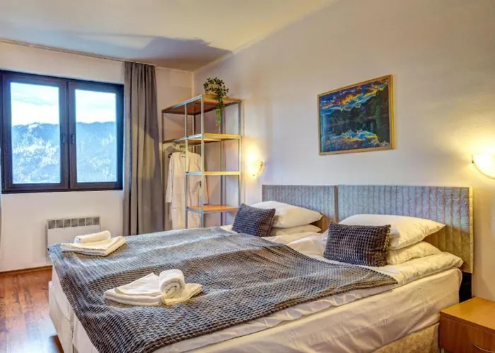 Silver Hills & With Free Parking Szmoljan