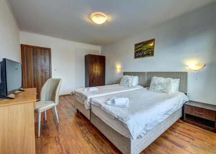 Silver Hills & With Free Parking Szálloda