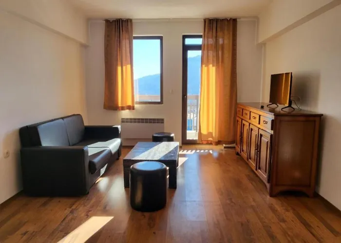 Silver Hills & With Free Parking 3*