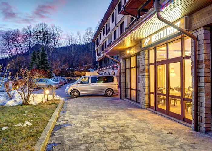 Silver Hills & With Free Parking 3*