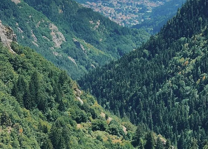 Silver Hills & With Free Parking Szmoljan